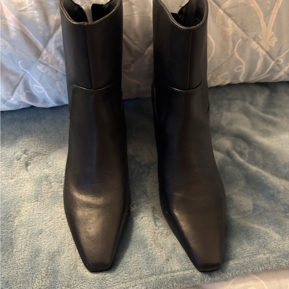 Vince Camuto ladies boots